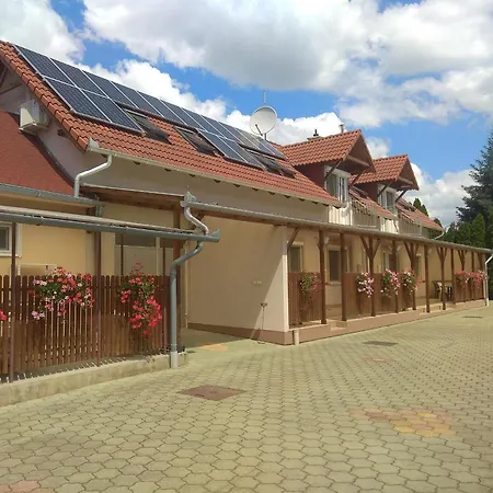 Gloria Apartman *