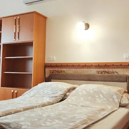 Gloria Apartman *