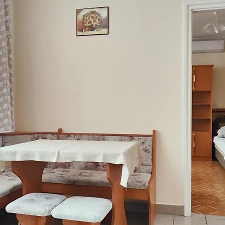 Apartment Gloria Apartman *