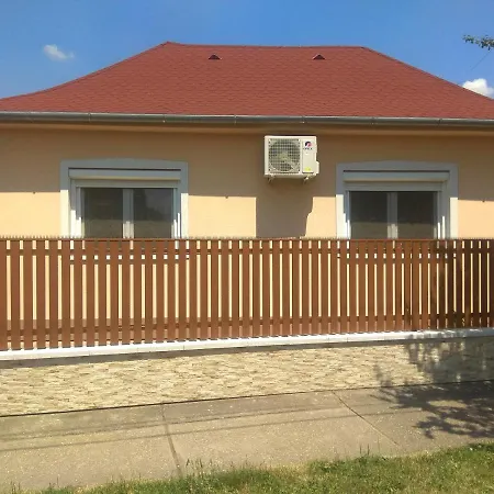 Gloria Apartman