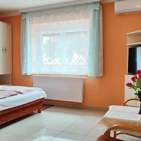 Gloria Apartman * Hajduszoboszlo