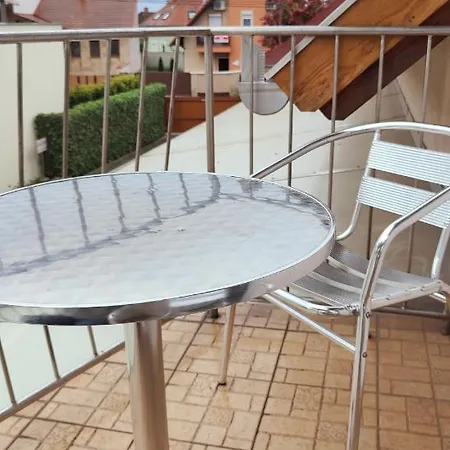 Gloria Apartman *