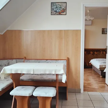 Gloria Apartman